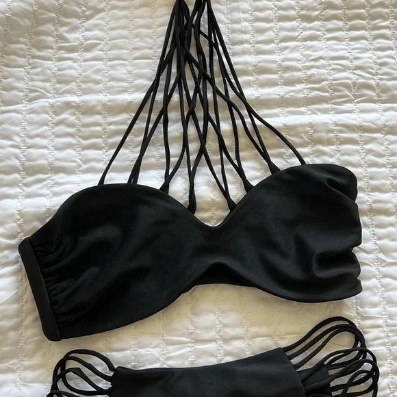 MIKOH Black bikini - Picture 2 of 5
